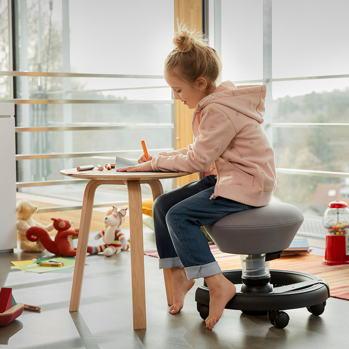 Vad du ska leta efter i en skrivbordsstol för barn